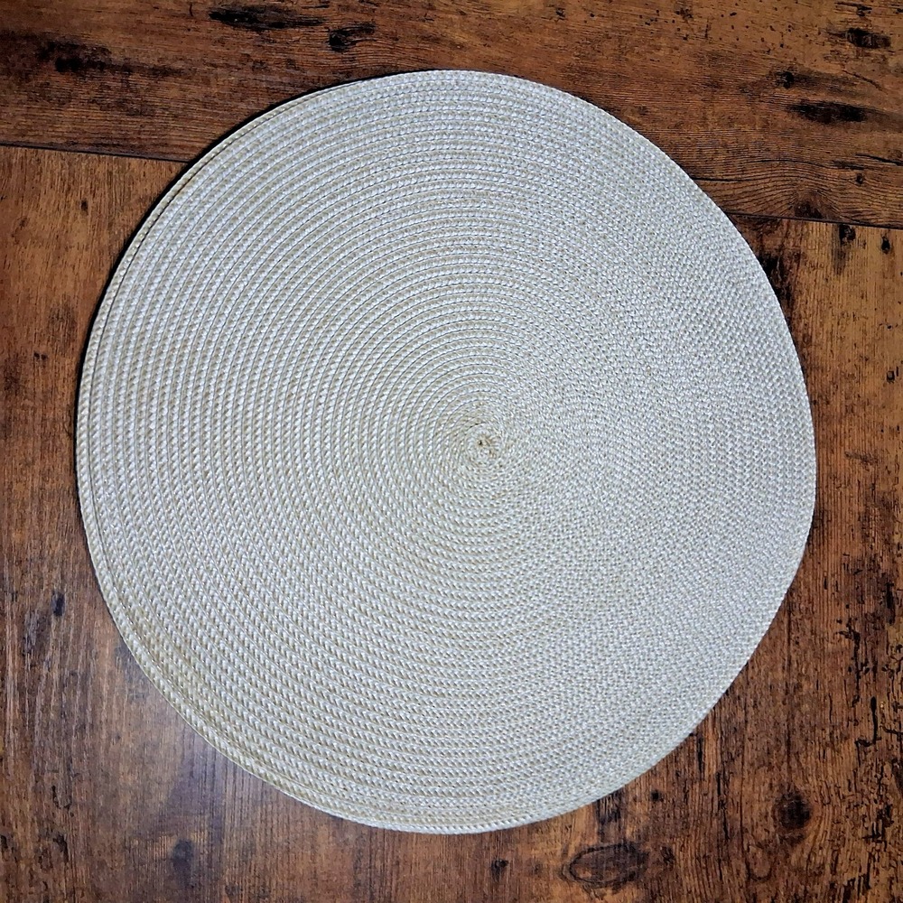 Round‎ Thin 15 inch Sea Grass Braided Placemats Set of 12 Preowned Washable